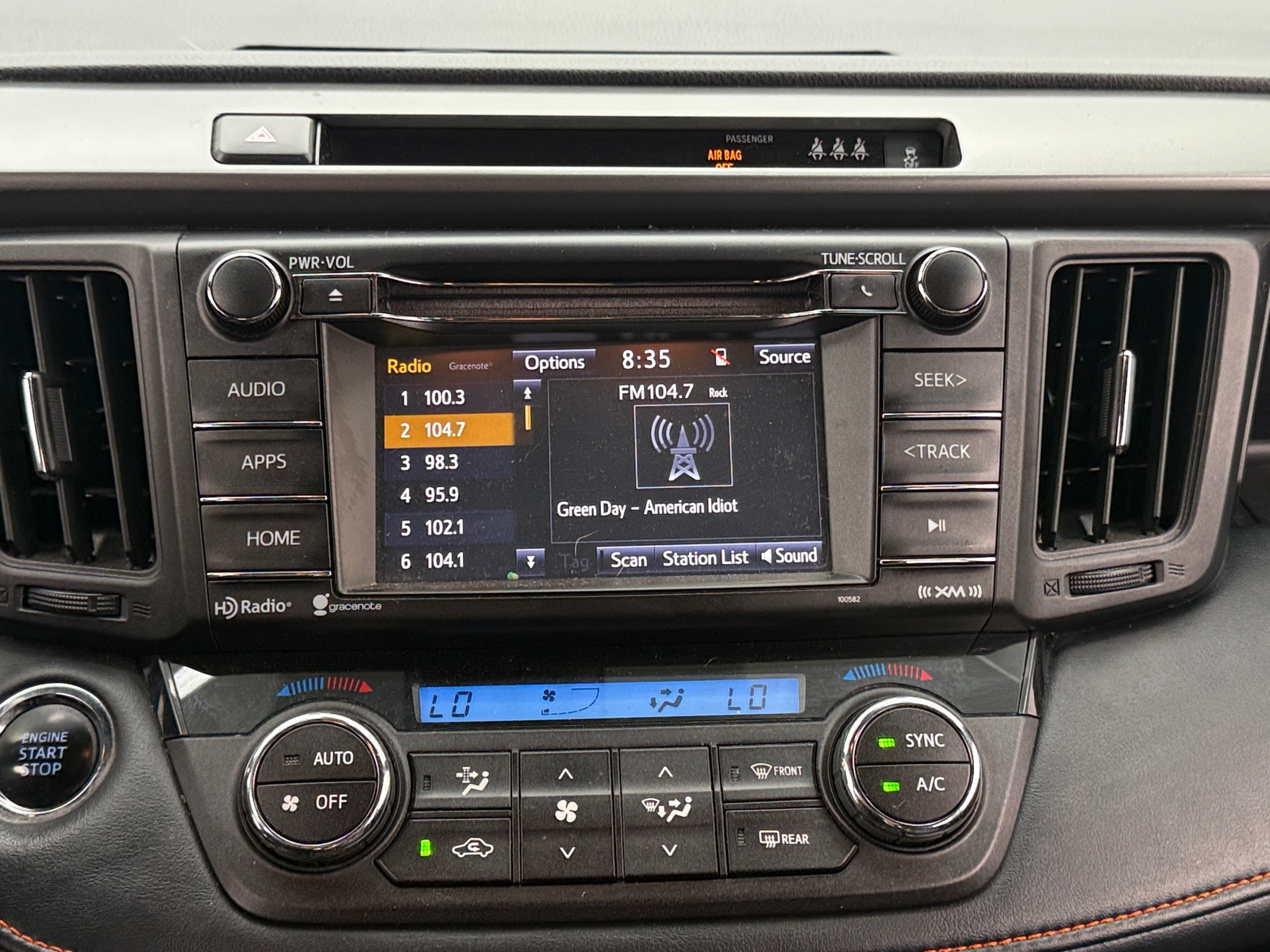 Thumbnail: 2018 Toyota RAV4 - 3