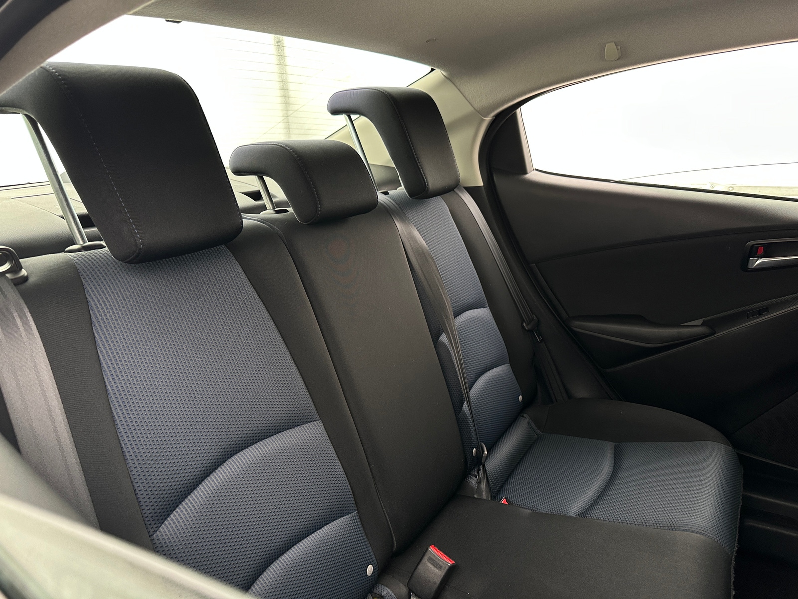 Thumbnail: 2017 Toyota Yaris iA - 6