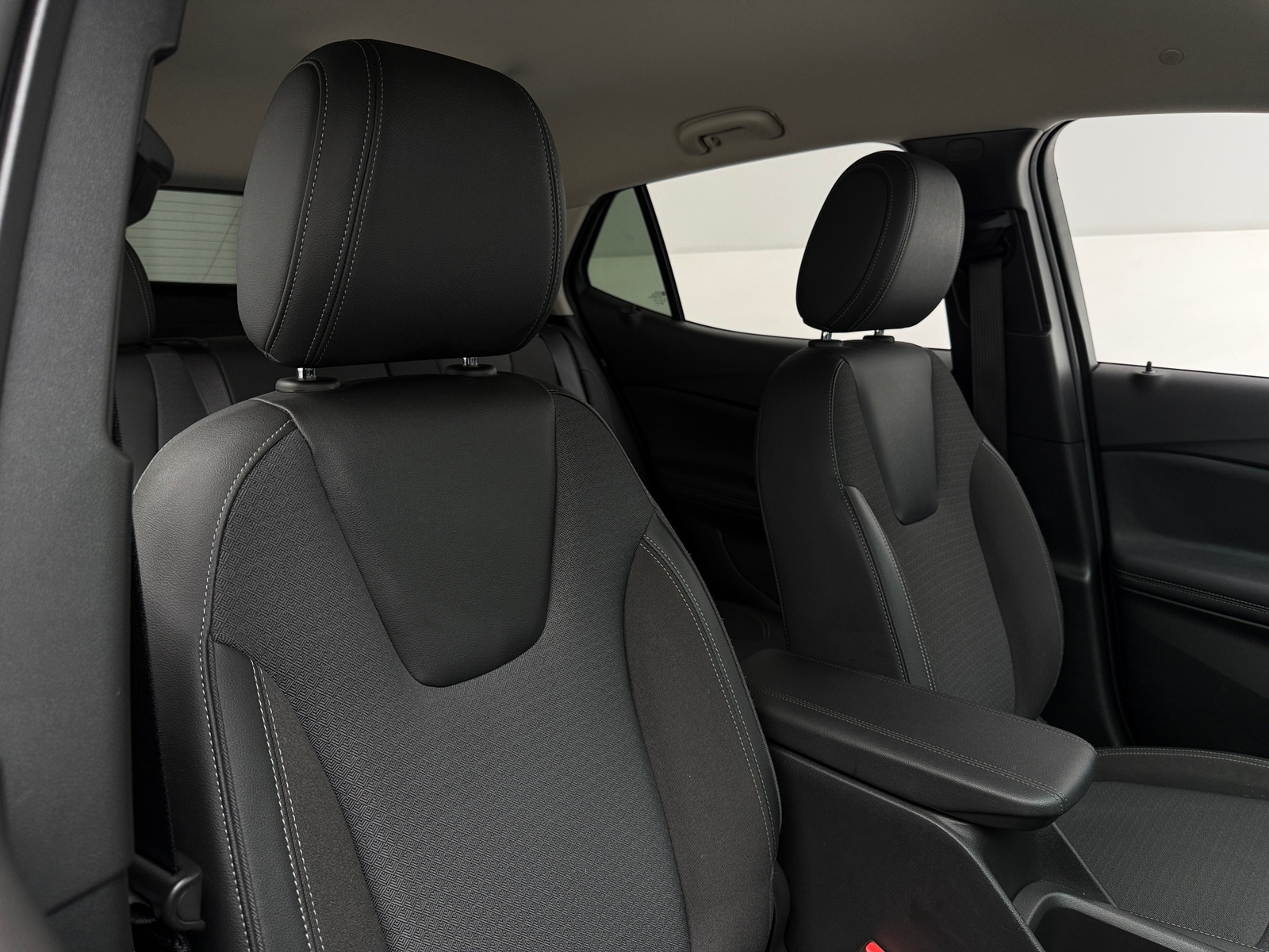 Thumbnail: 2020 Buick Encore GX - 2