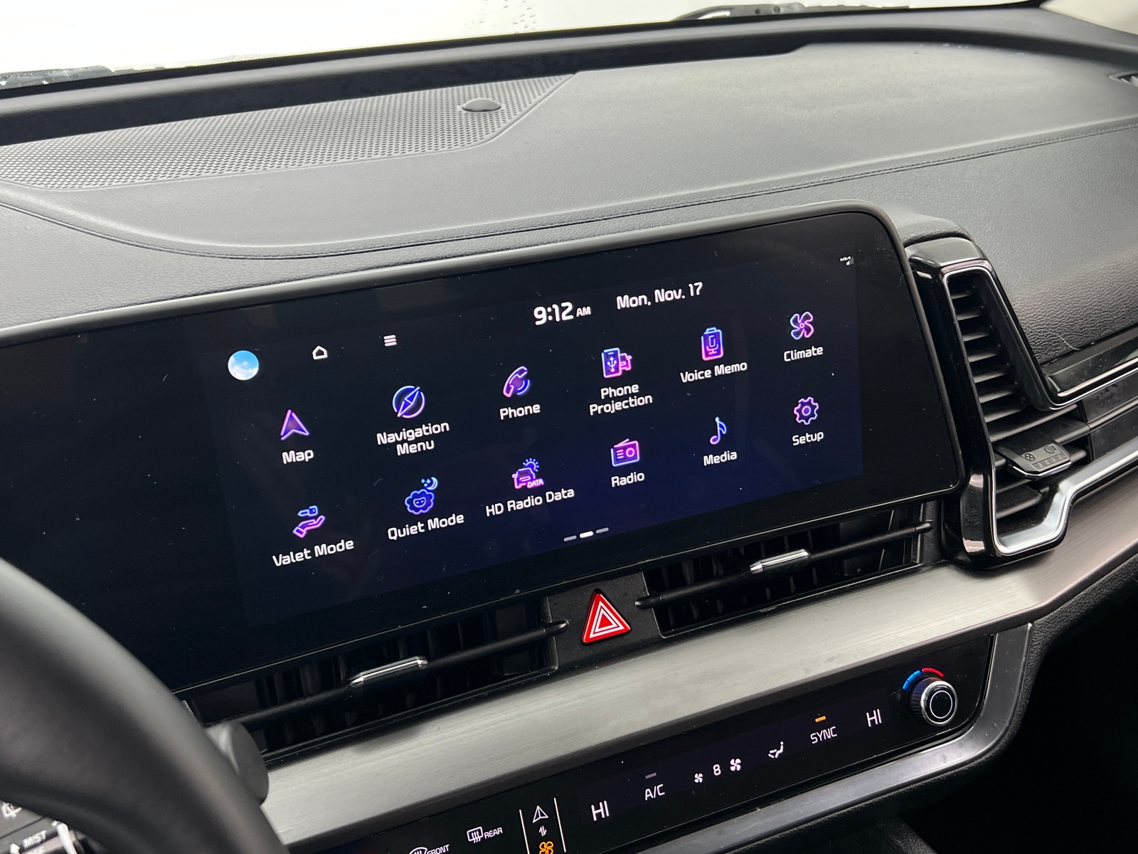 Thumbnail: 2023 Kia Sportage - 3