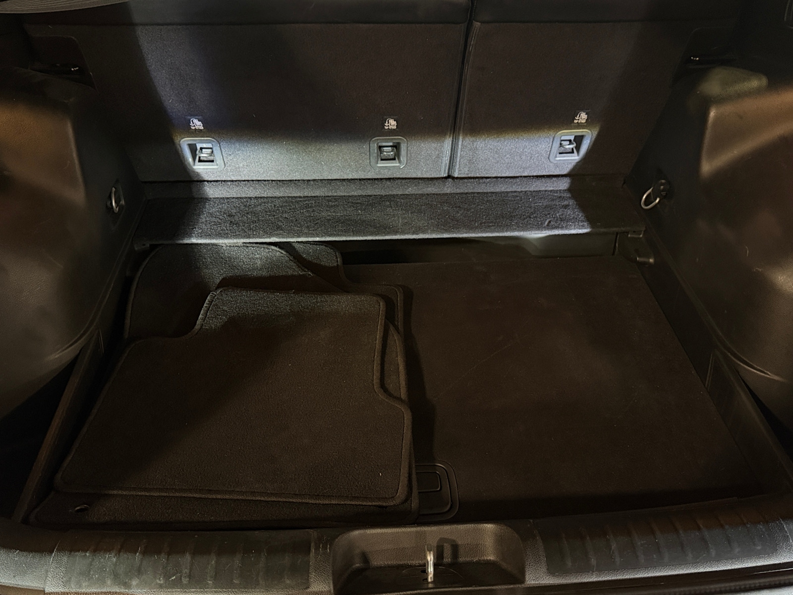 Thumbnail: 2019 Jeep Cherokee - 7