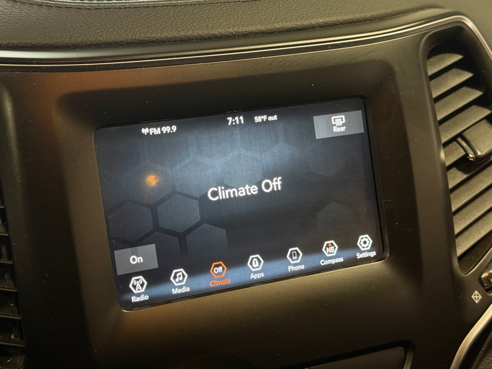 Thumbnail: 2019 Jeep Cherokee - 4