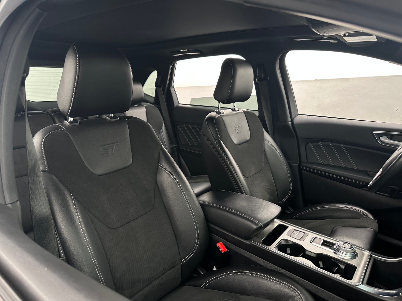 Thumbnail: 2021 Ford Edge - 2