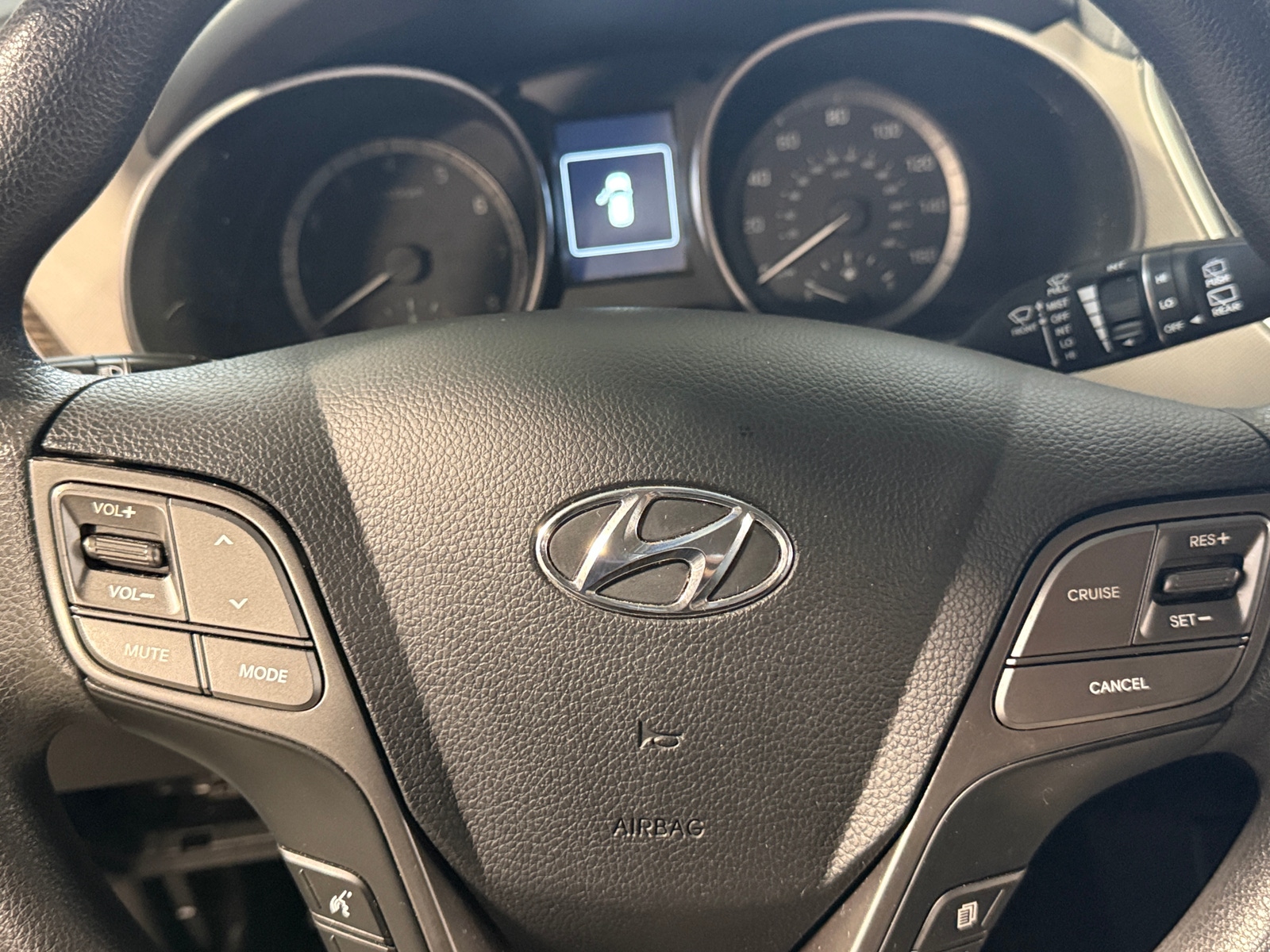 Thumbnail: 2017 Hyundai Santa Fe - 5