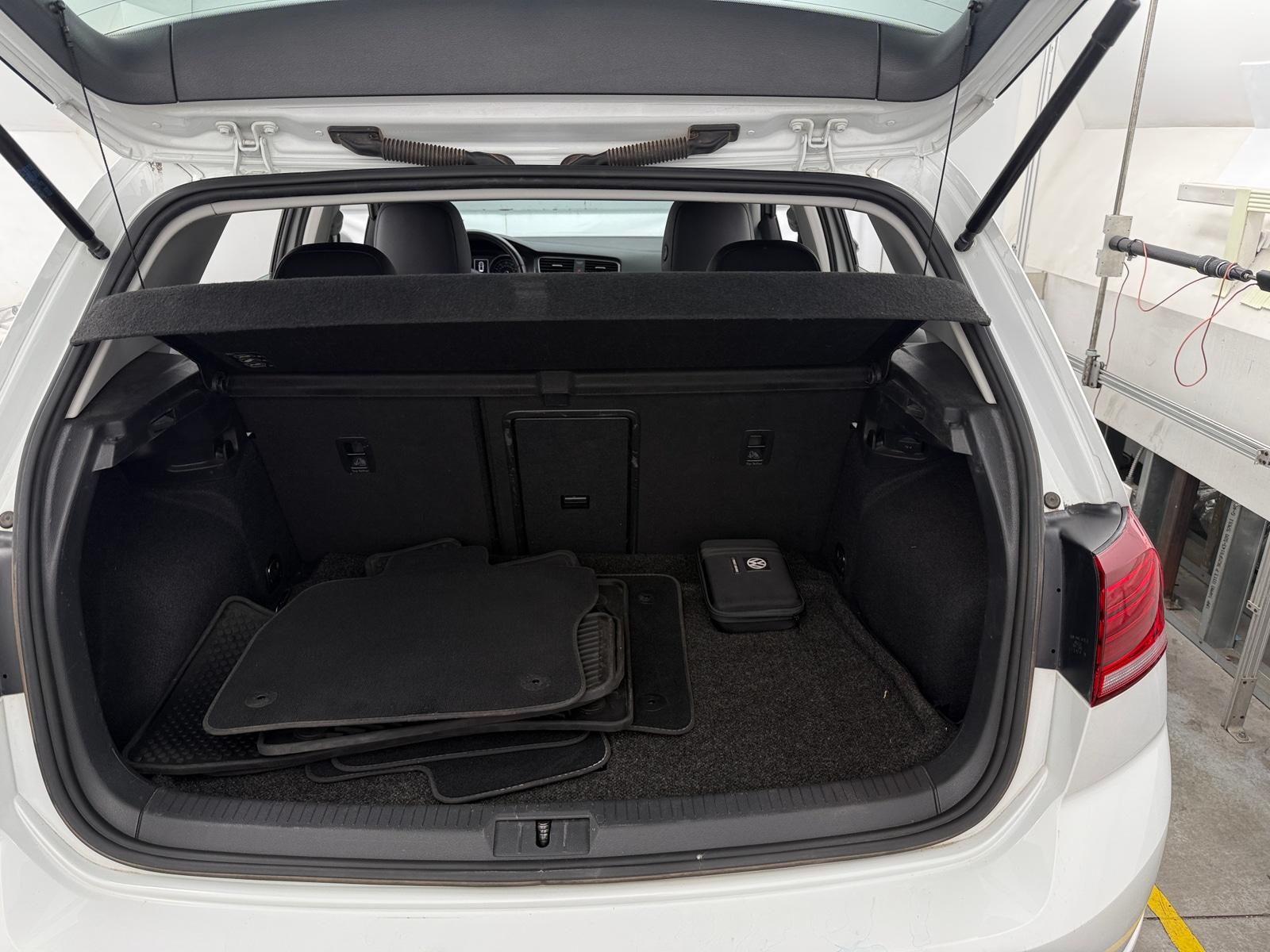 Thumbnail: 2019 Volkswagen Golf - 6