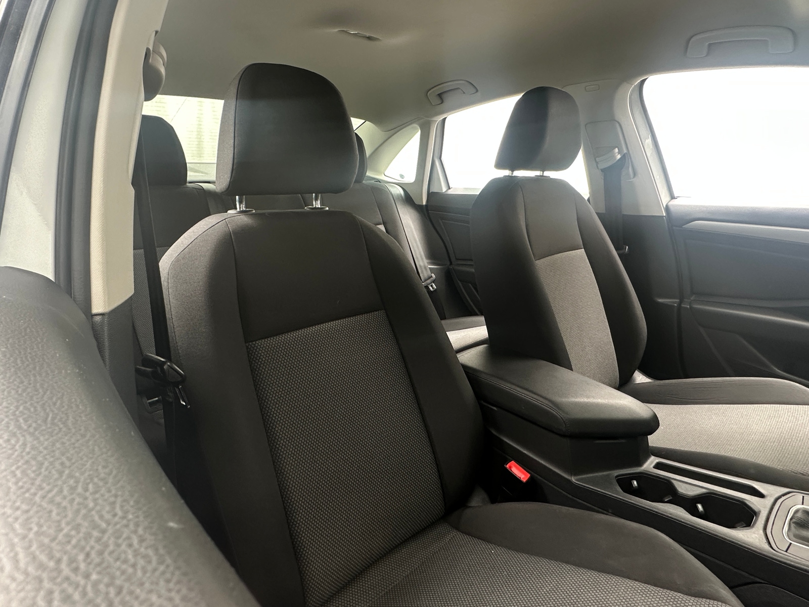 Thumbnail: 2019 Volkswagen Jetta - 2