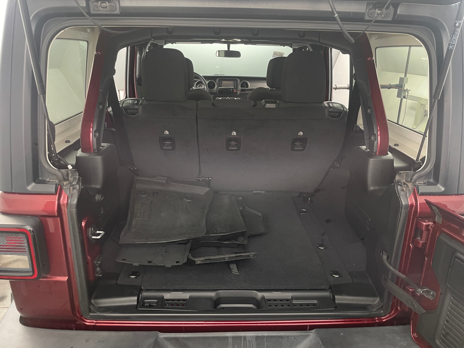 Thumbnail: 2021 Jeep Wrangler - 7