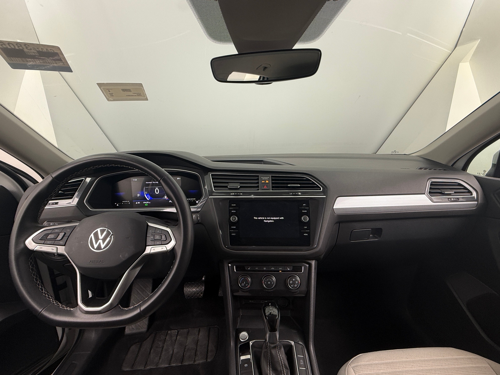 Thumbnail: 2024 Volkswagen Tiguan - 3