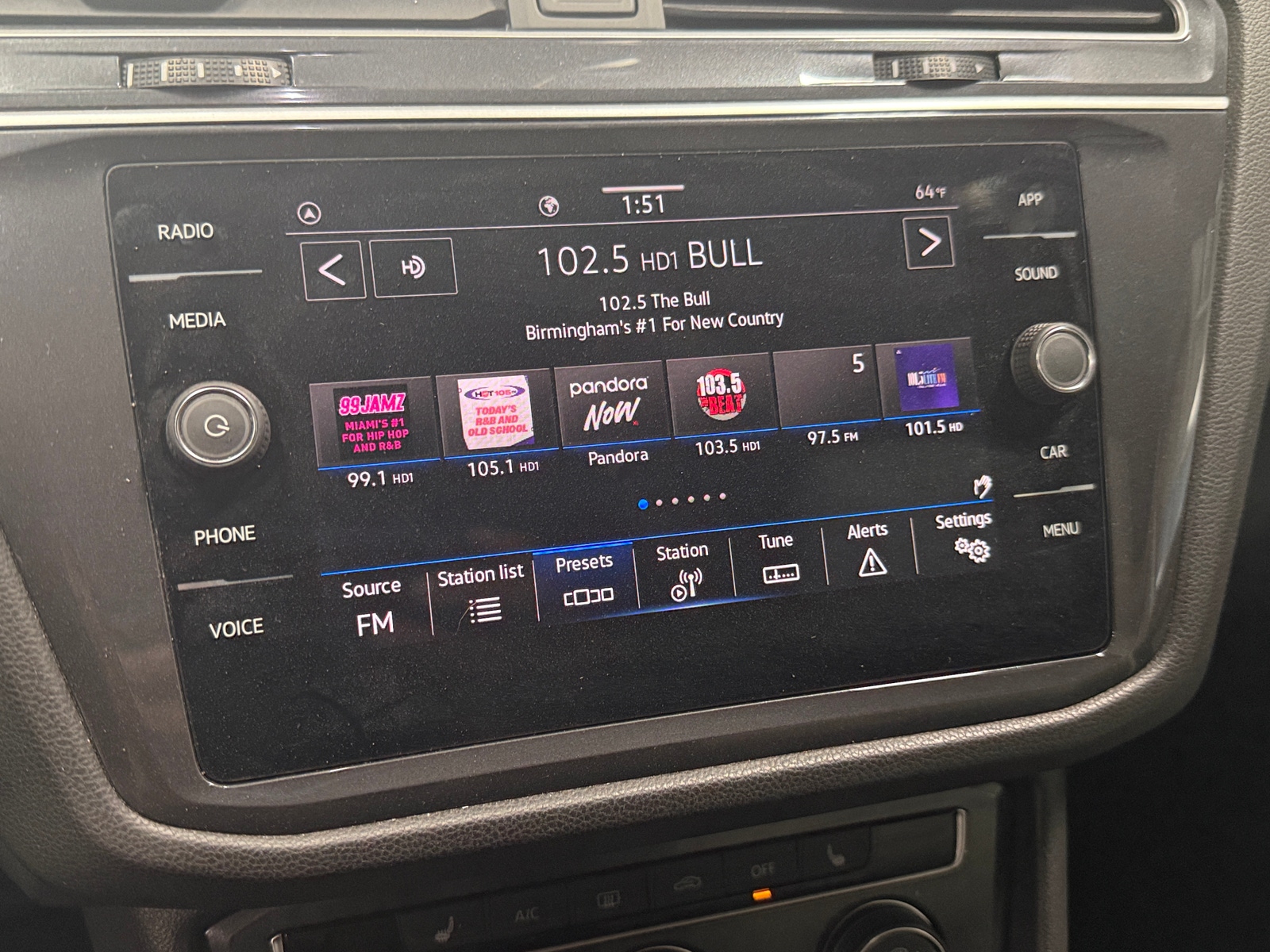 Thumbnail: 2024 Volkswagen Tiguan - 4