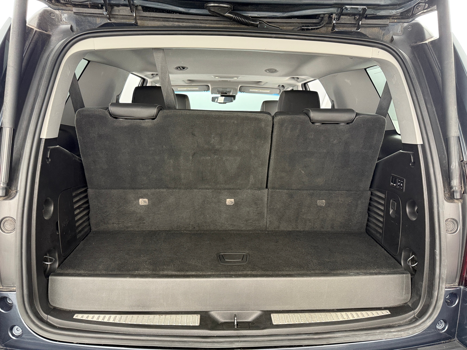 Thumbnail: 2019 Chevrolet Tahoe - 6