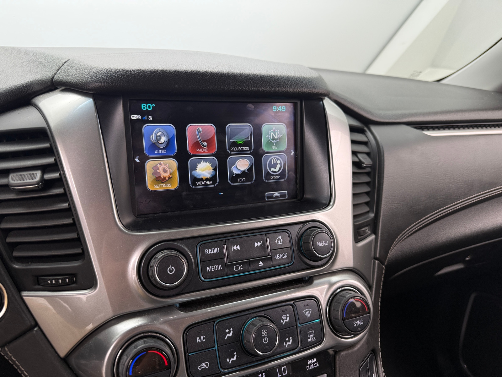 Thumbnail: 2019 Chevrolet Tahoe - 3