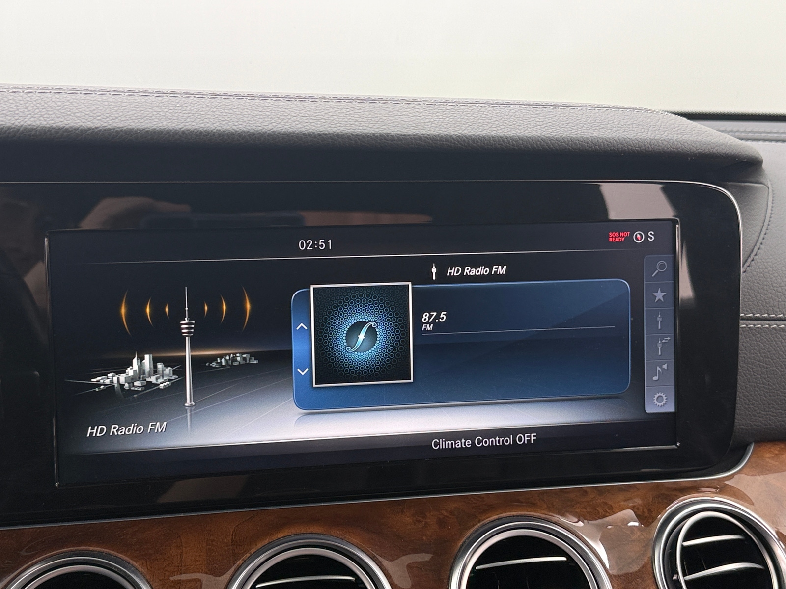 Thumbnail: 2017 Mercedes-Benz E-Class - 3