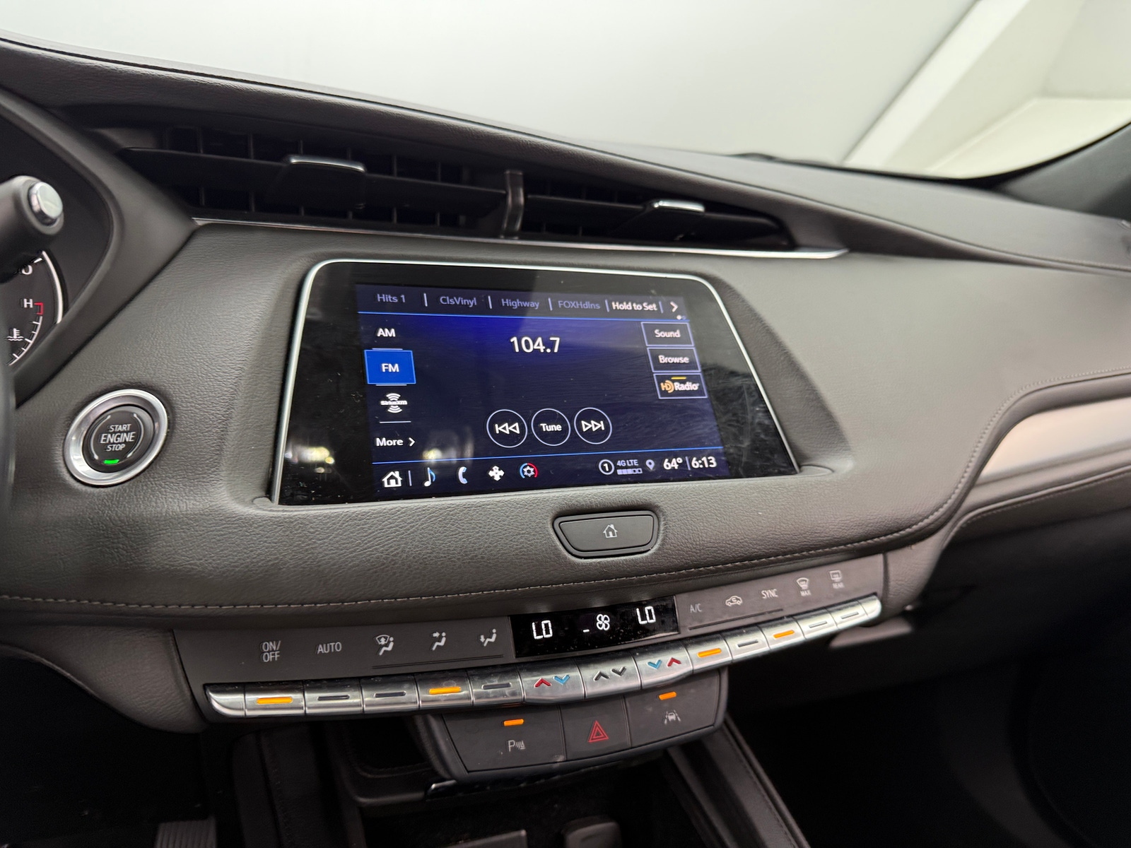 Thumbnail: 2023 Cadillac XT4 - 3