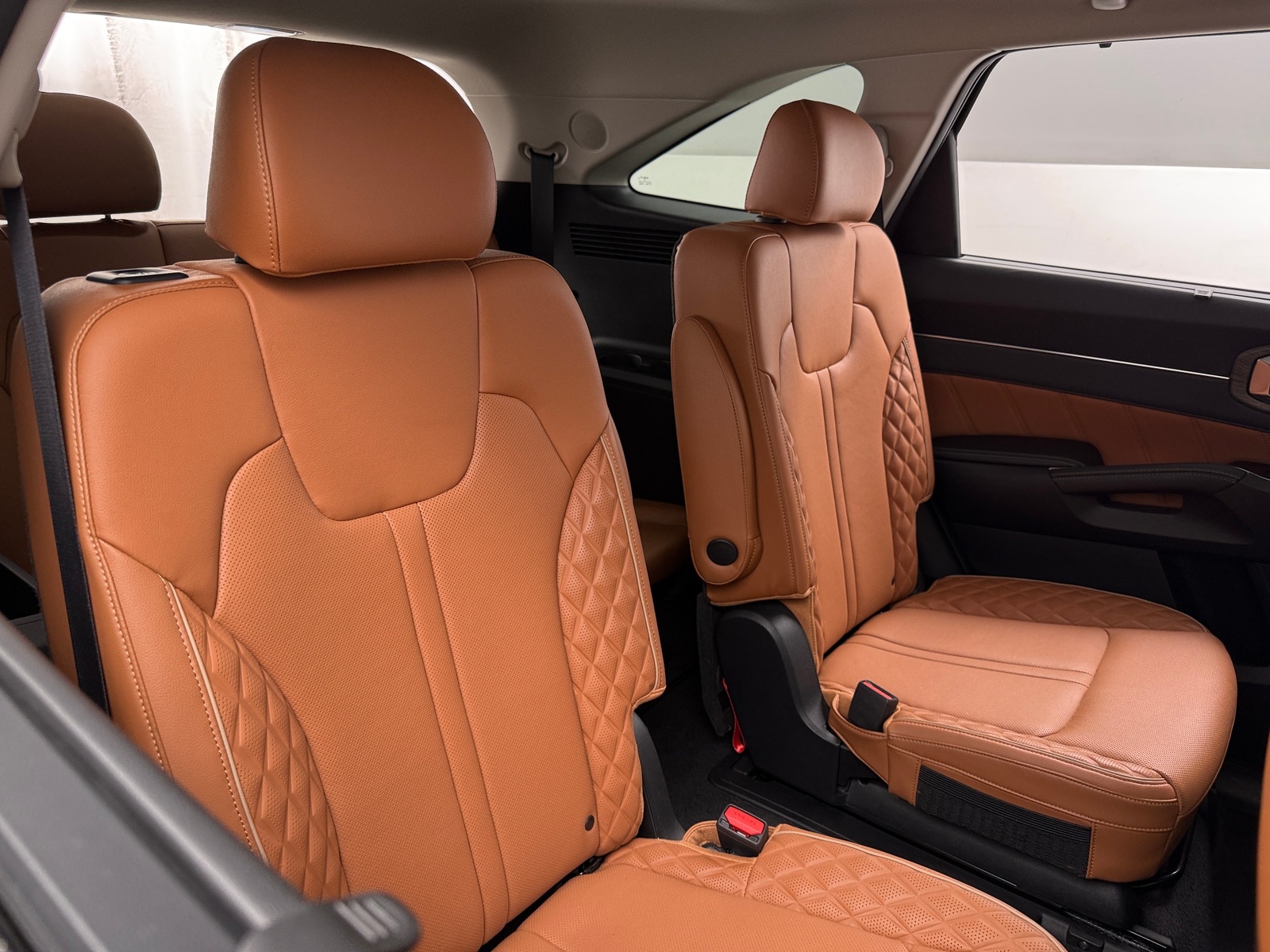 Thumbnail: 2023 Kia Sorento - 5