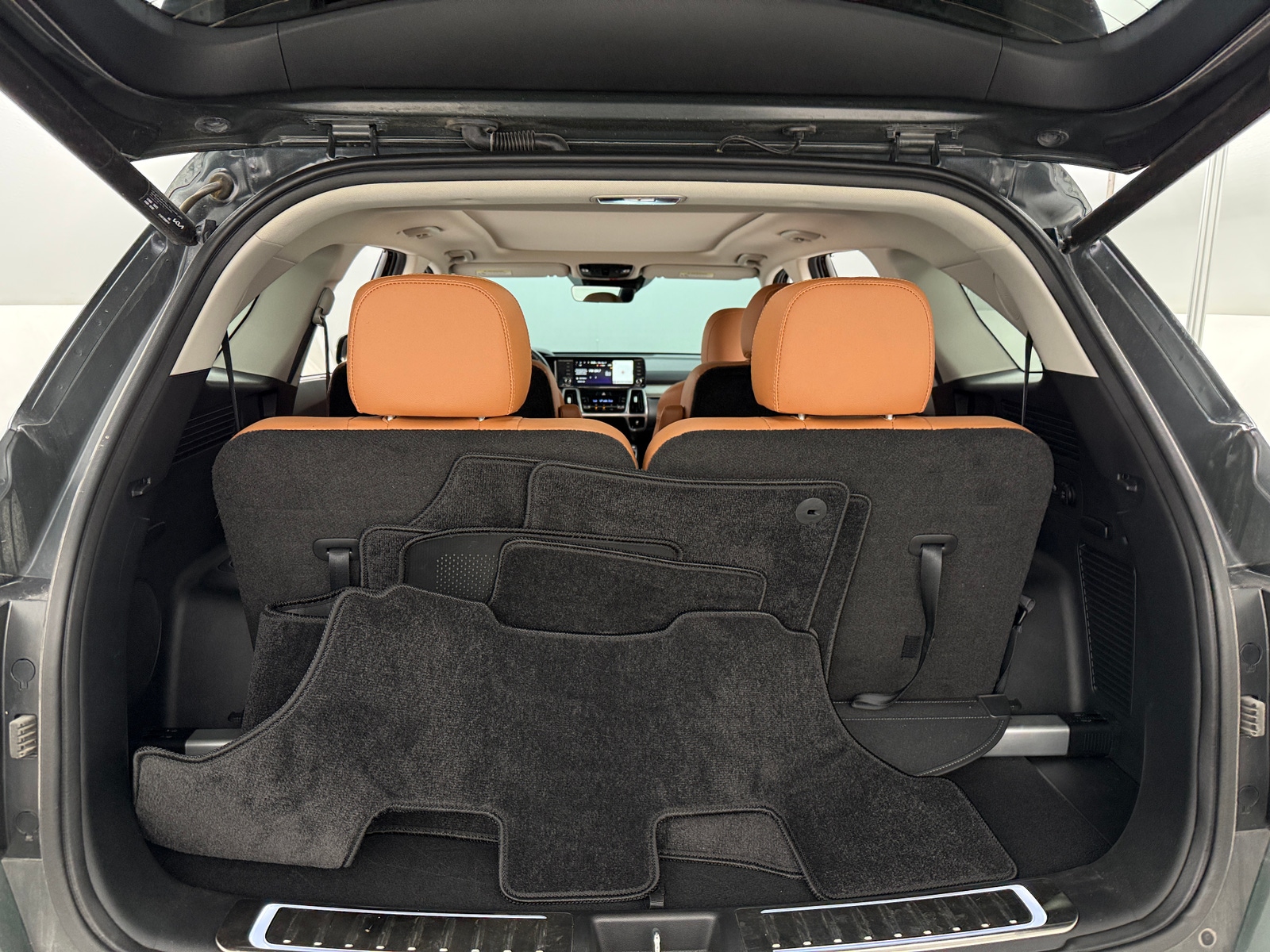 Thumbnail: 2023 Kia Sorento - 6