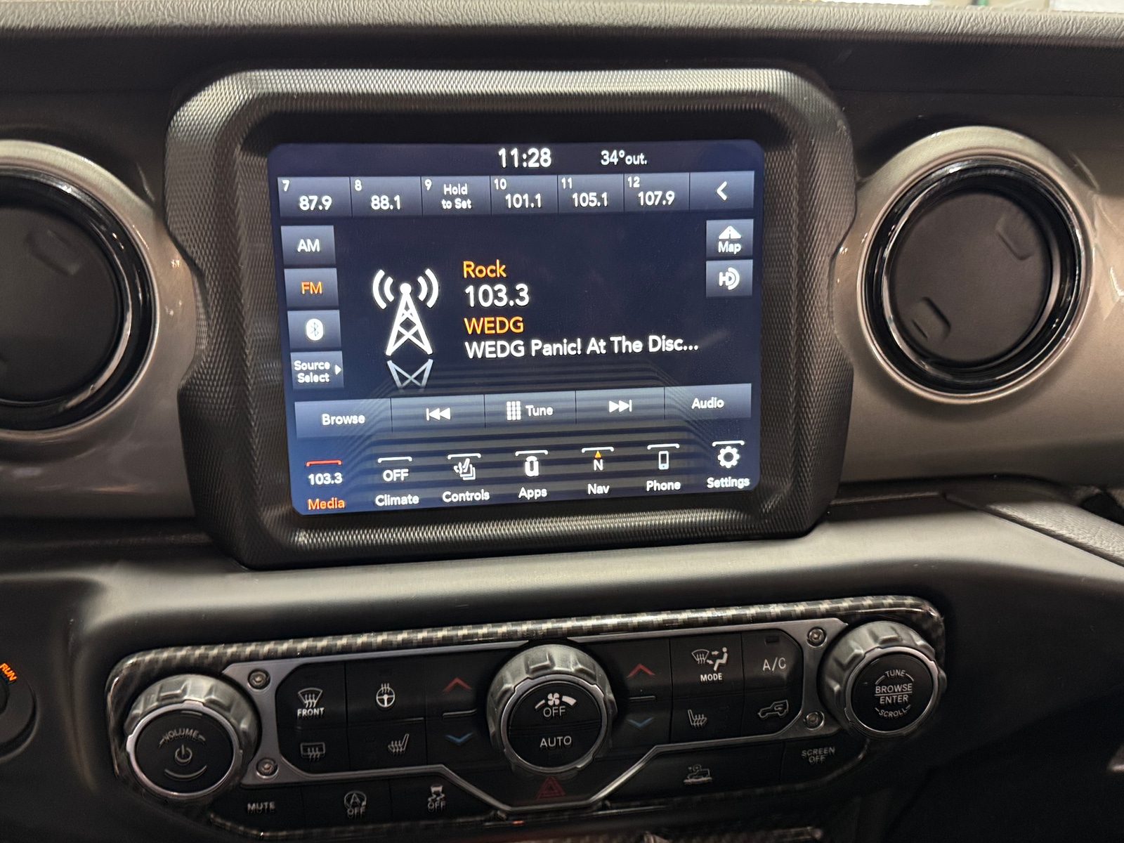 Thumbnail: 2021 Jeep Gladiator - 4