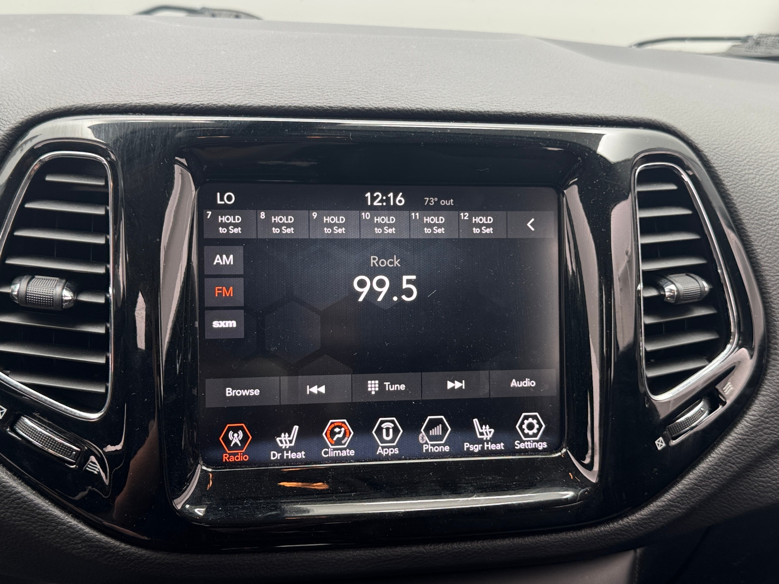 Thumbnail: 2018 Jeep Compass - 3