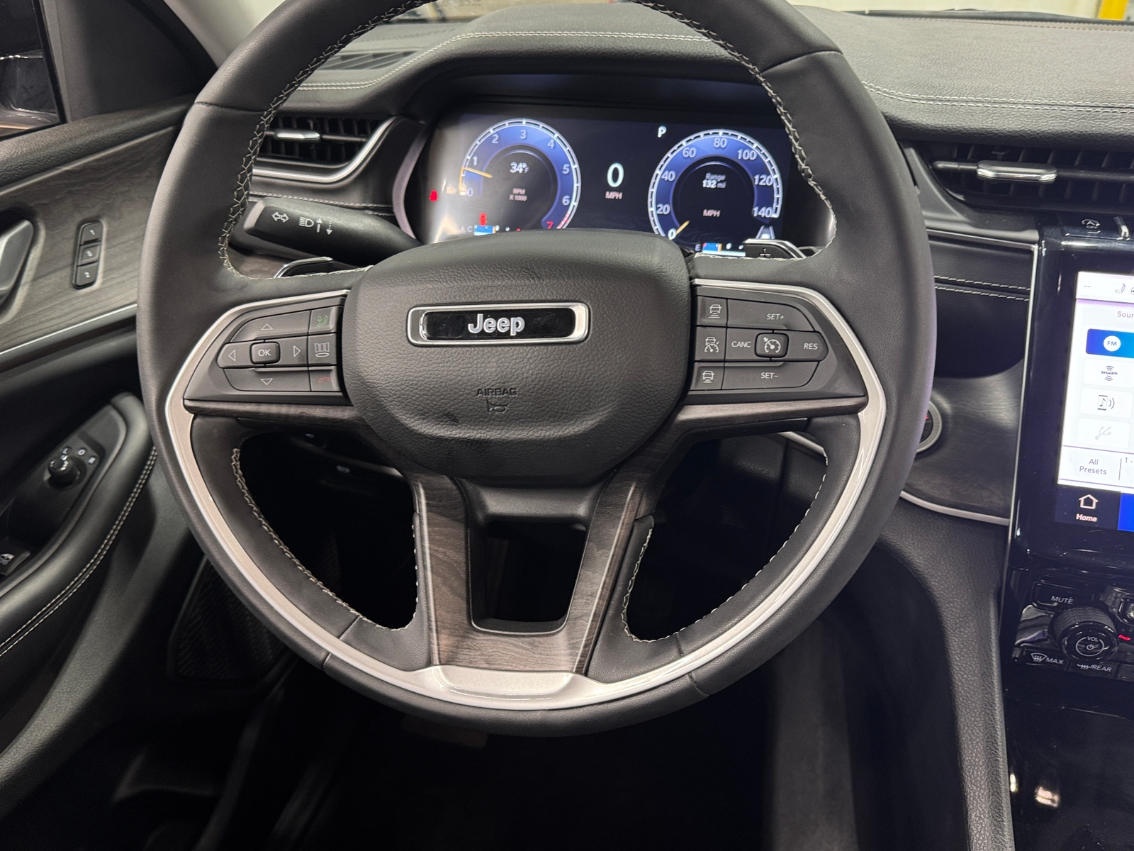 Thumbnail: 2023 Jeep Grand Cherokee - 4