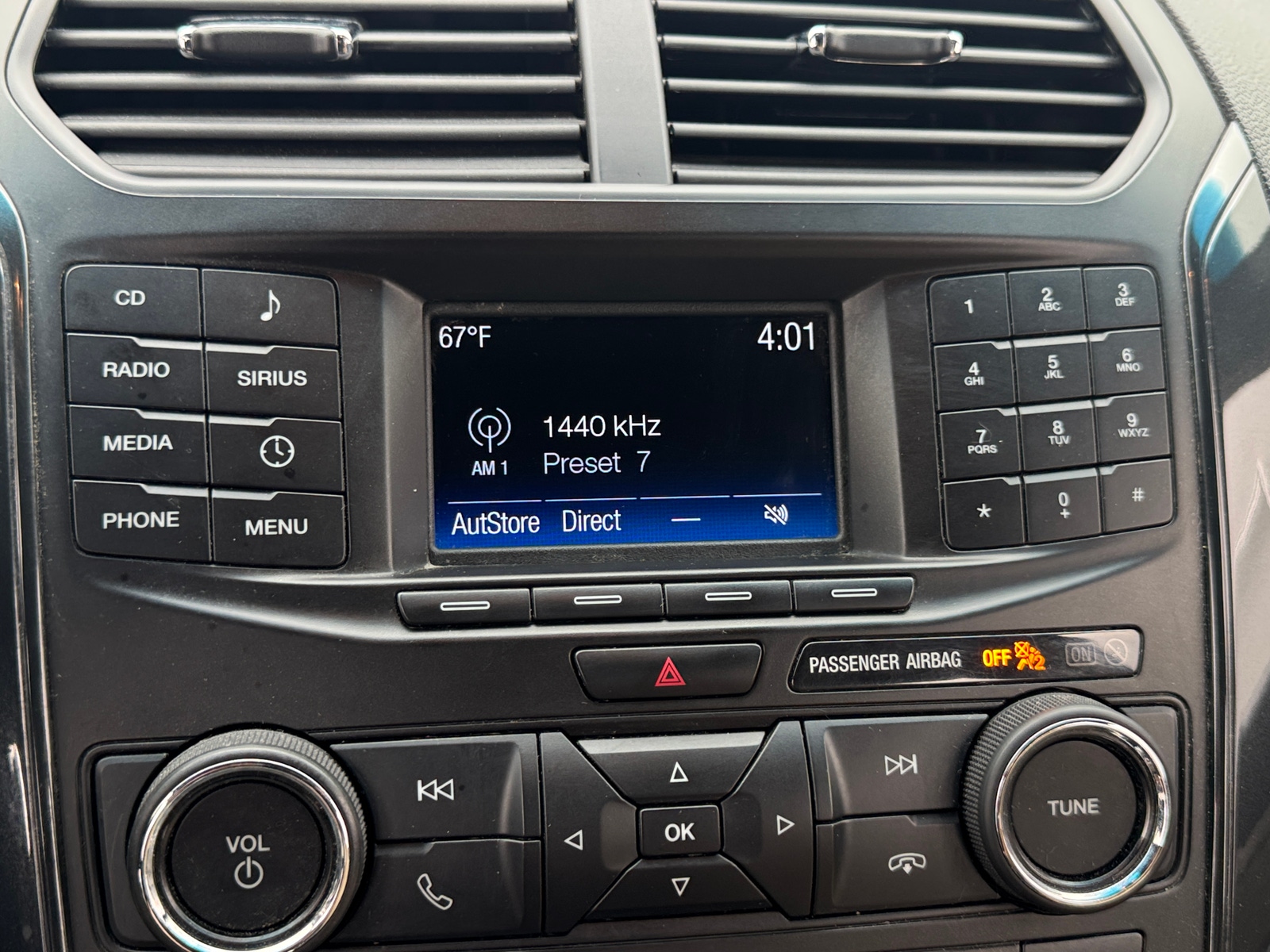 Thumbnail: 2017 Ford Explorer - 4