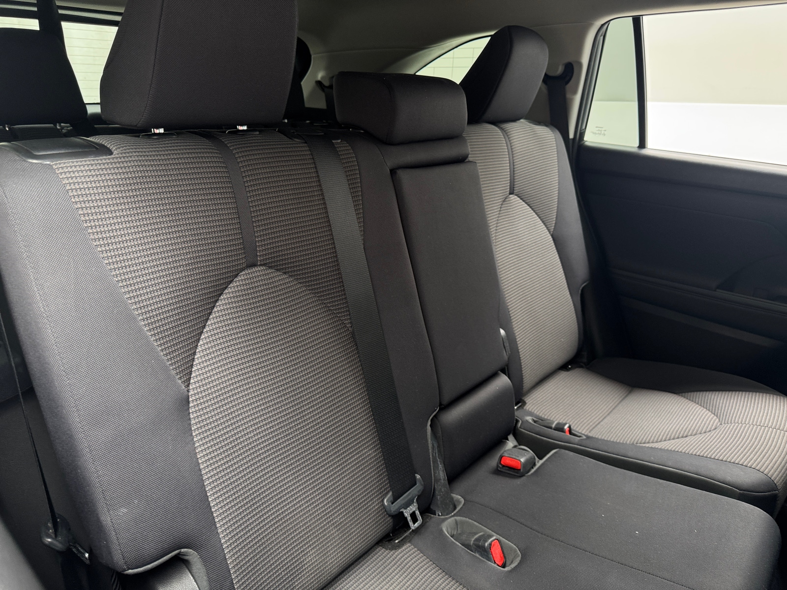 Thumbnail: 2022 Toyota Highlander - 6