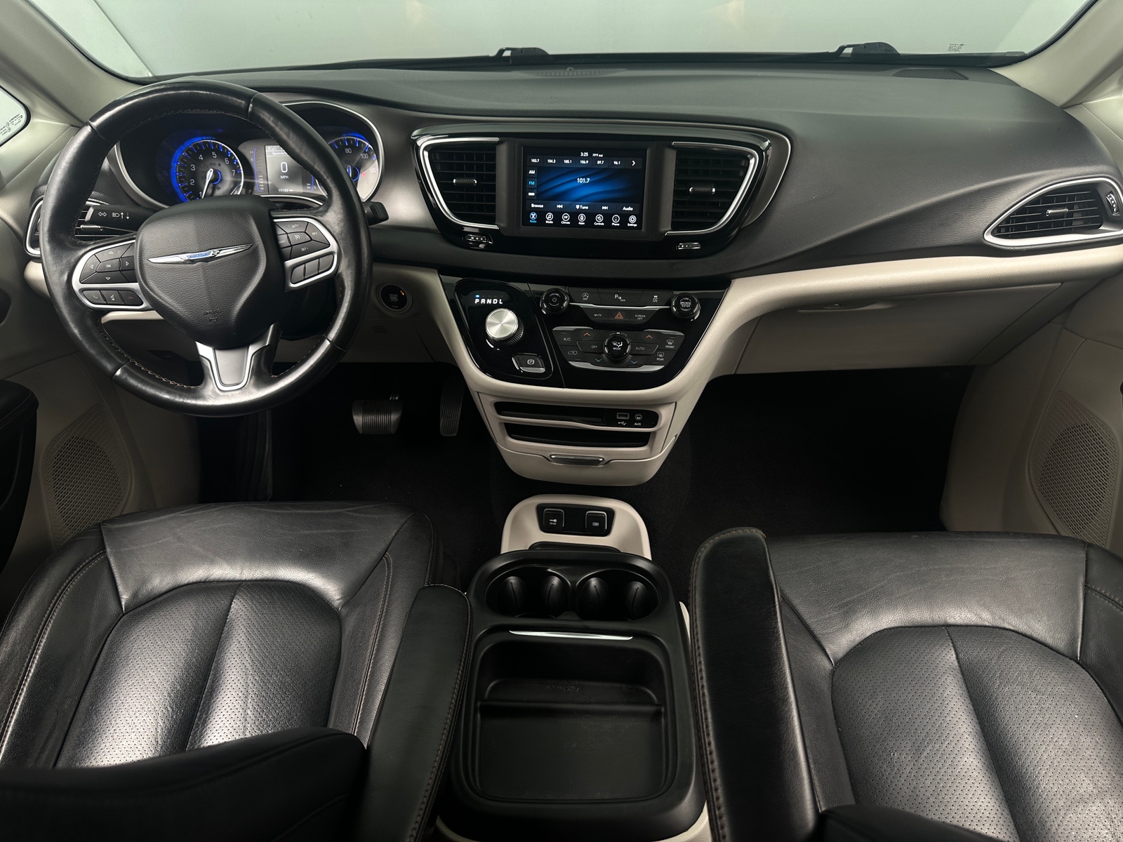 Thumbnail: 2020 Chrysler Pacifica - 2