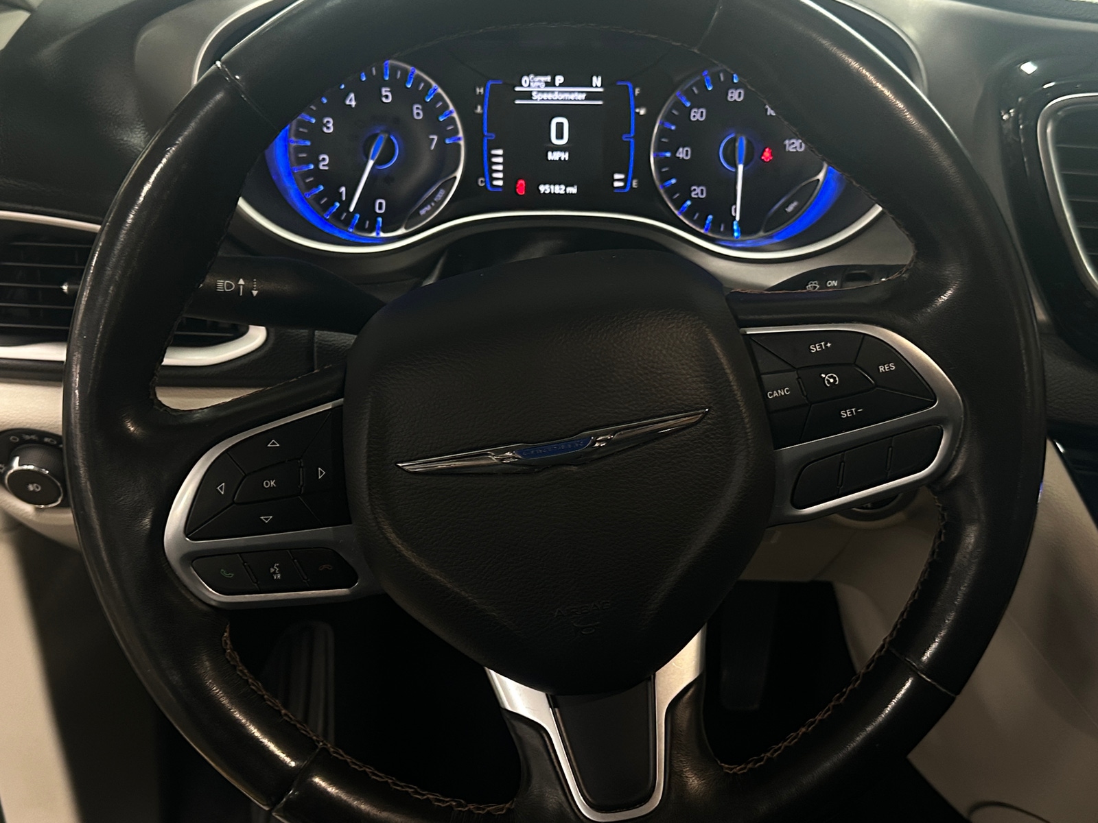 Thumbnail: 2020 Chrysler Pacifica - 4