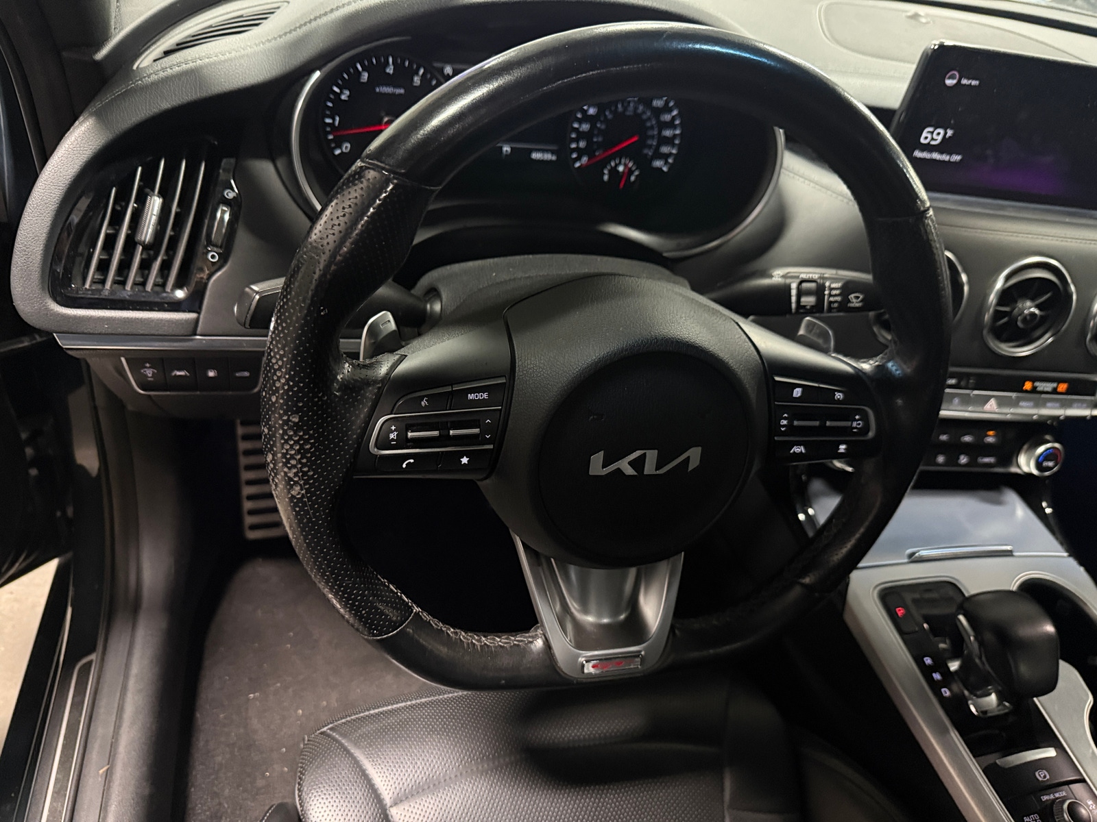 Thumbnail: 2022 Kia Stinger - 4