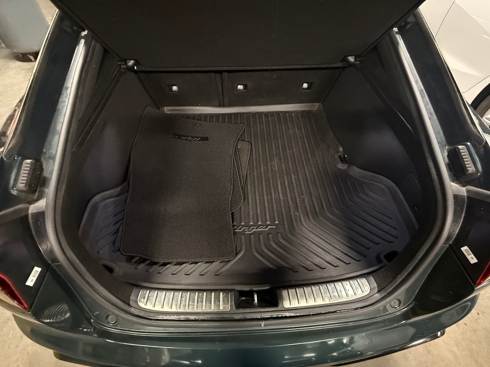 Thumbnail: 2022 Kia Stinger - 6