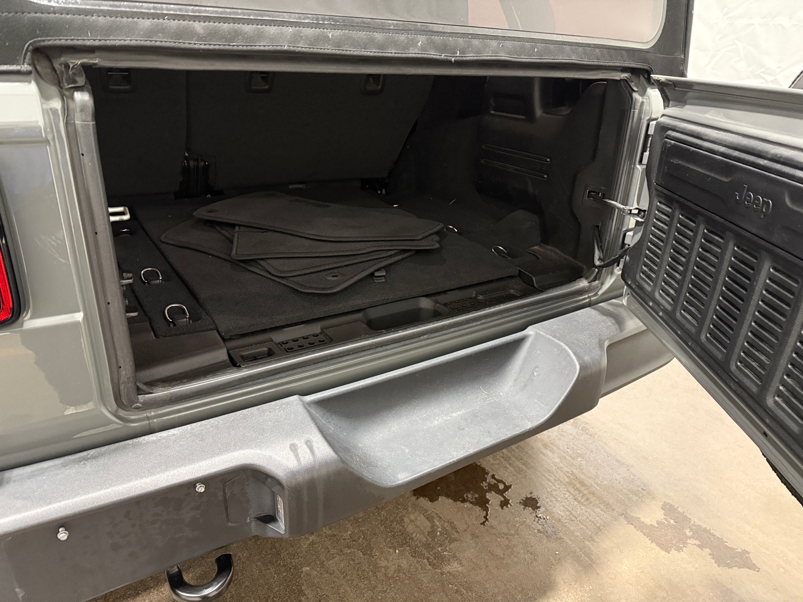 Thumbnail: 2022 Jeep Wrangler - 7