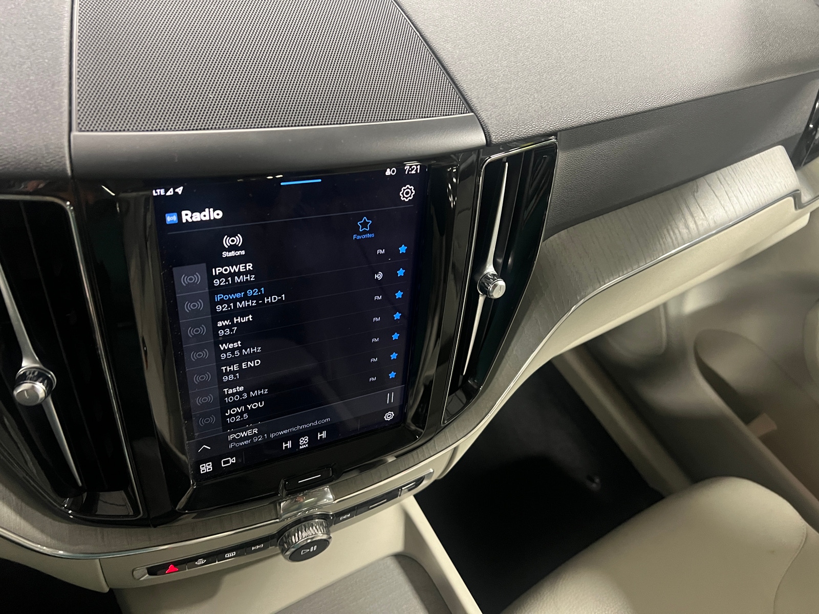 Thumbnail: 2023 Volvo XC60 - 3