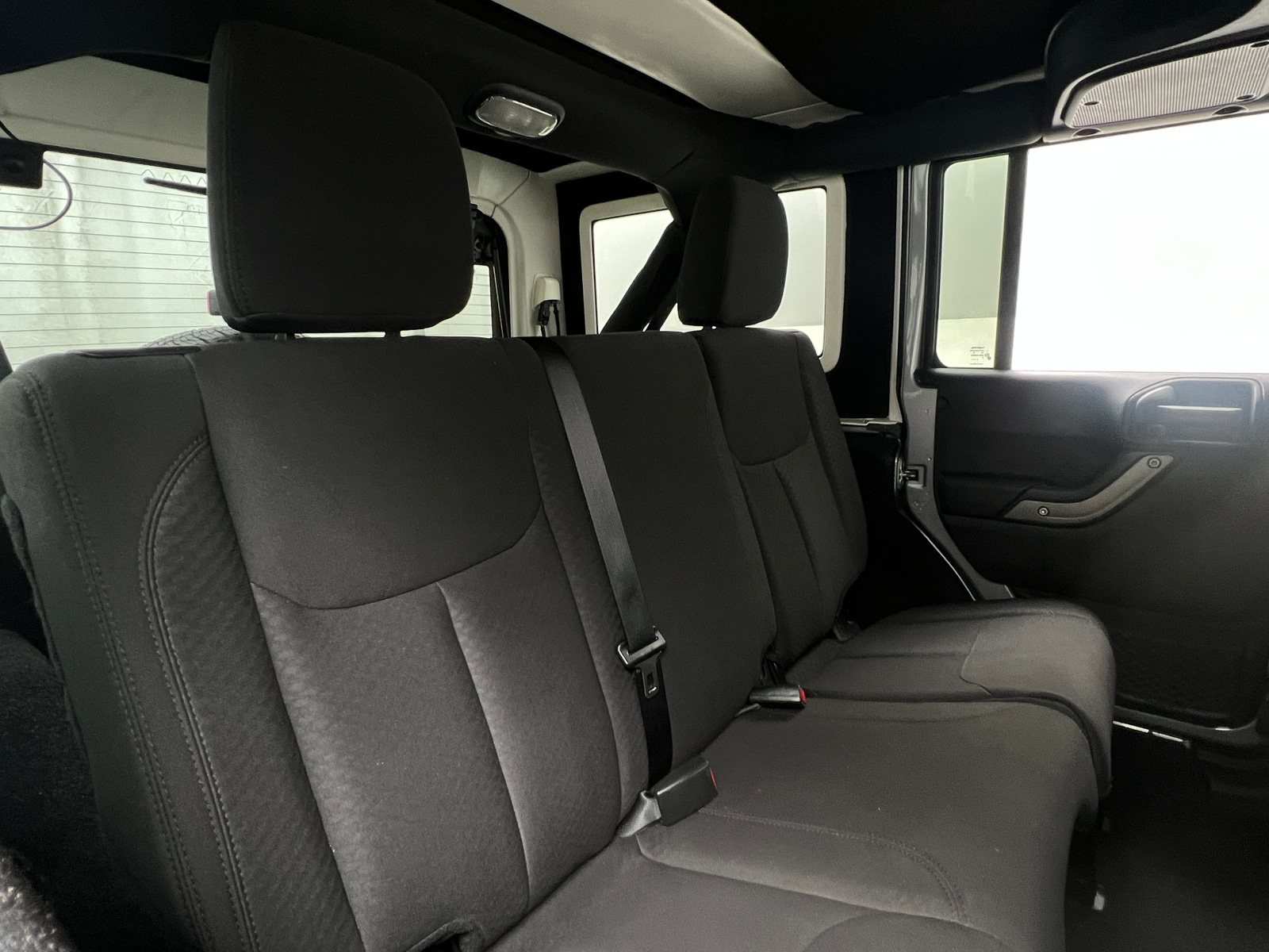 Thumbnail: 2015 Jeep Wrangler - 6