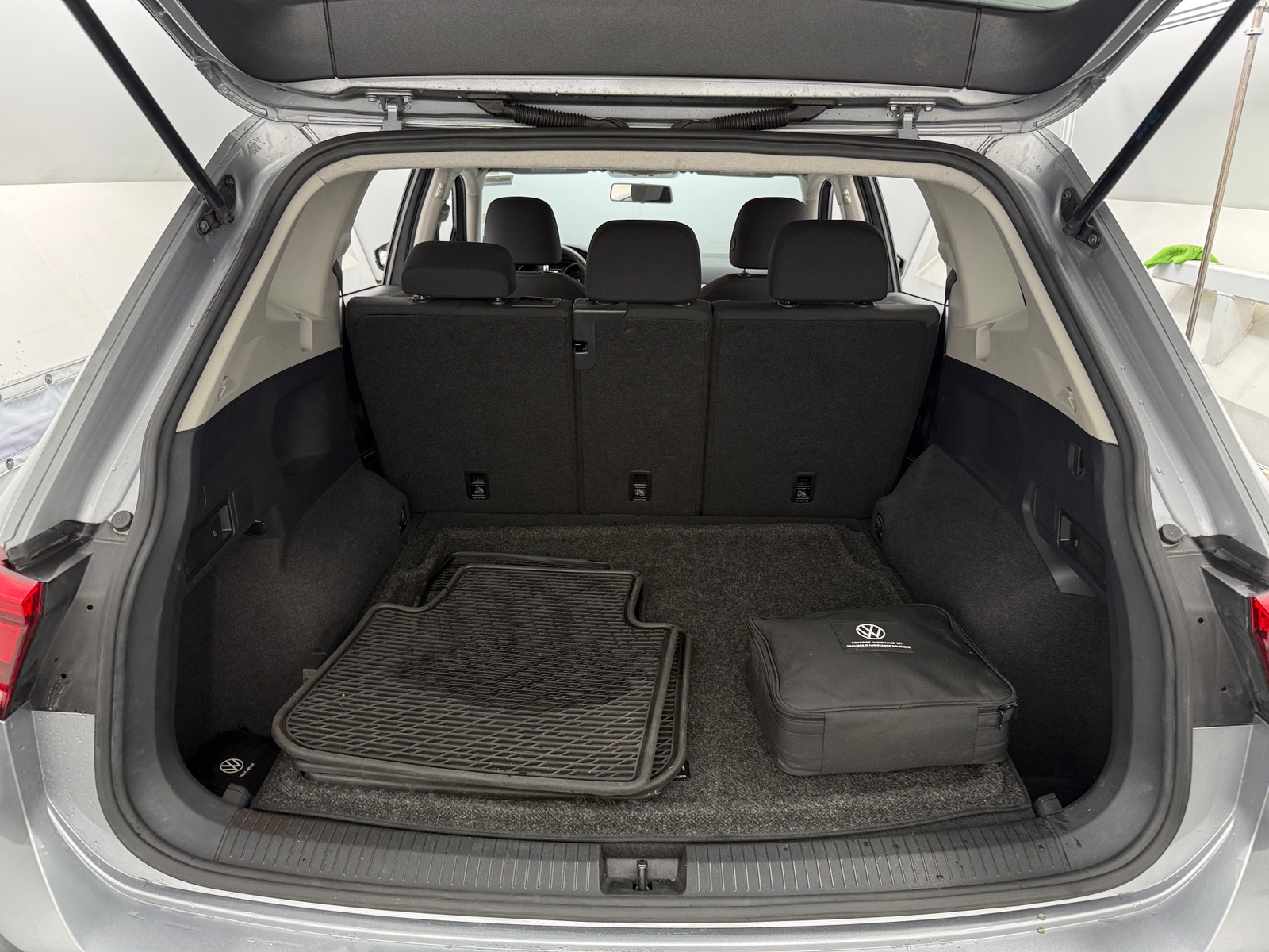 Thumbnail: 2021 Volkswagen Tiguan - 7