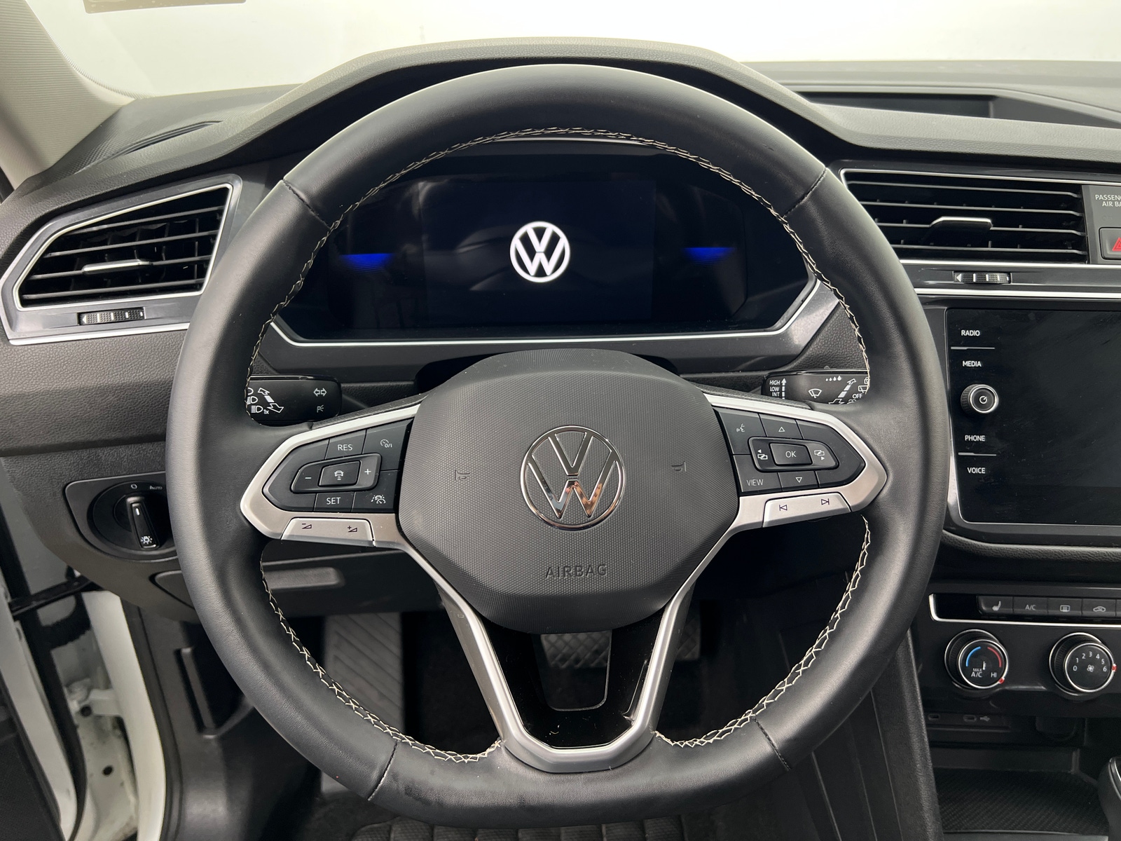 Thumbnail: 2024 Volkswagen Tiguan - 5