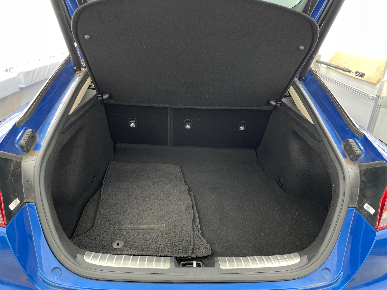 Thumbnail: 2023 Kia Stinger - 6