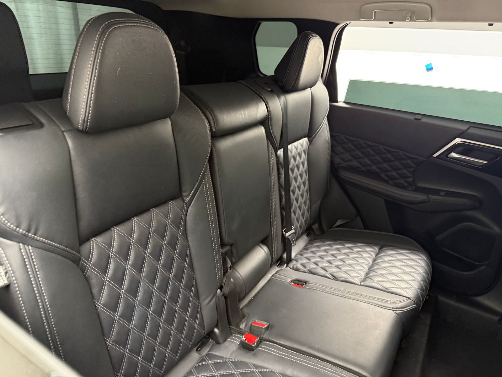 Thumbnail: 2023 Mitsubishi Outlander - 5