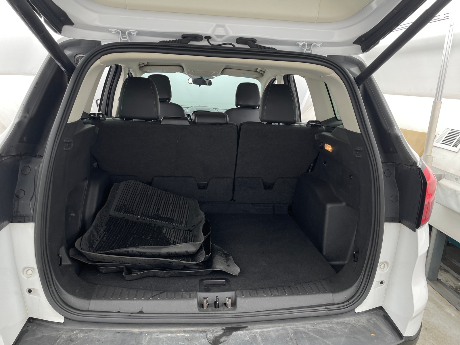 Thumbnail: 2019 Ford Escape - 6