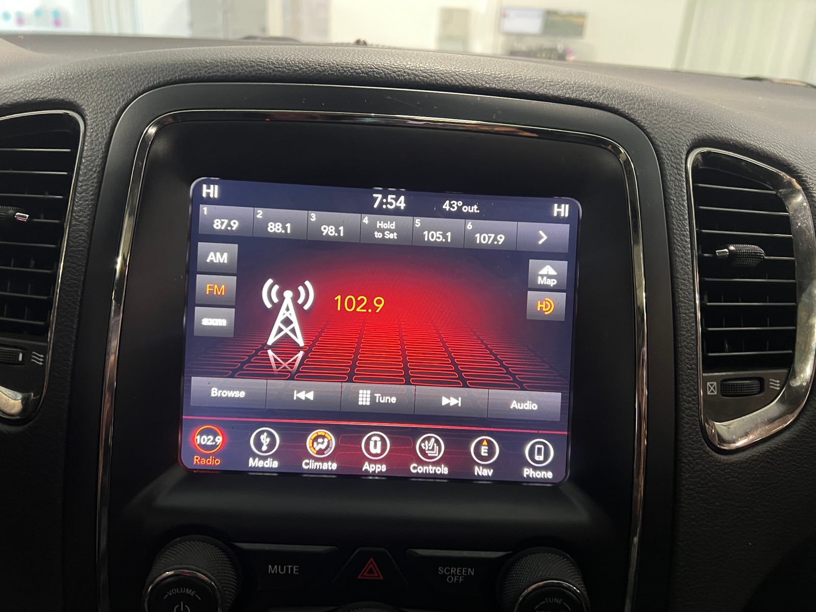 Thumbnail: 2018 Dodge Durango - 3