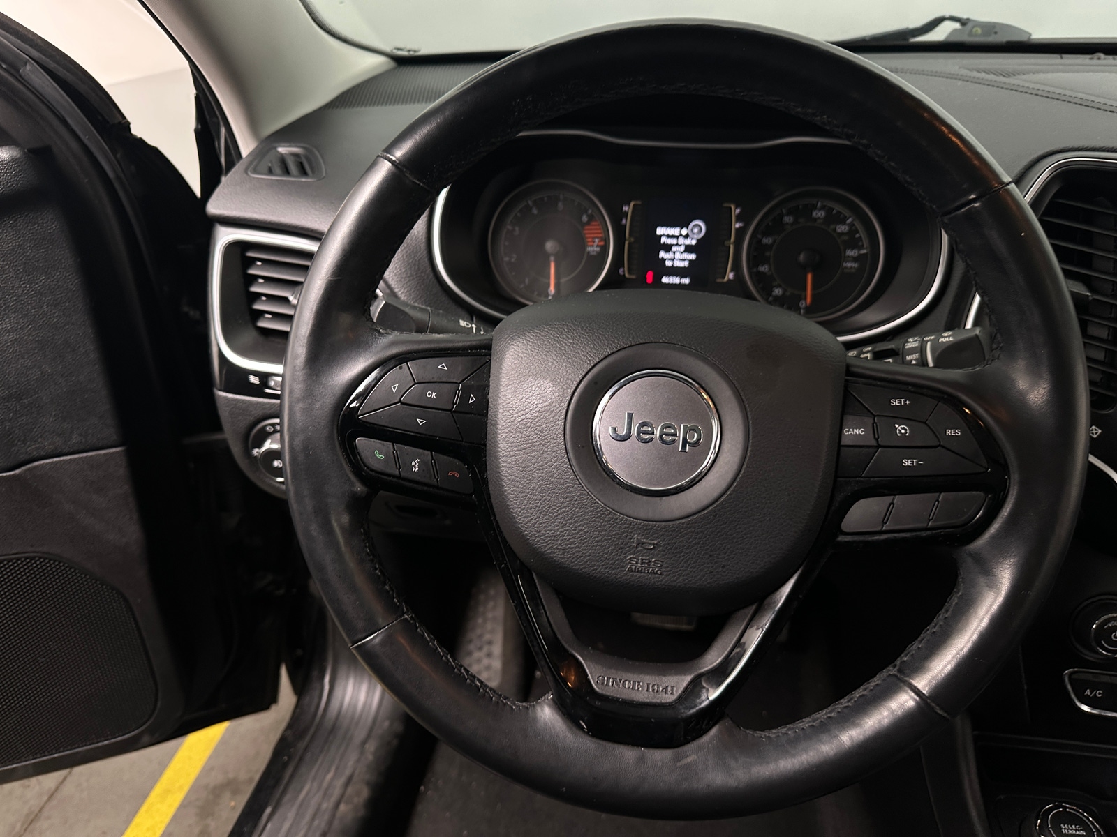 Thumbnail: 2020 Jeep Cherokee - 5