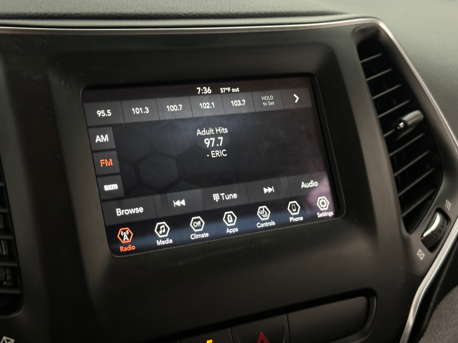 Thumbnail: 2020 Jeep Cherokee - 4