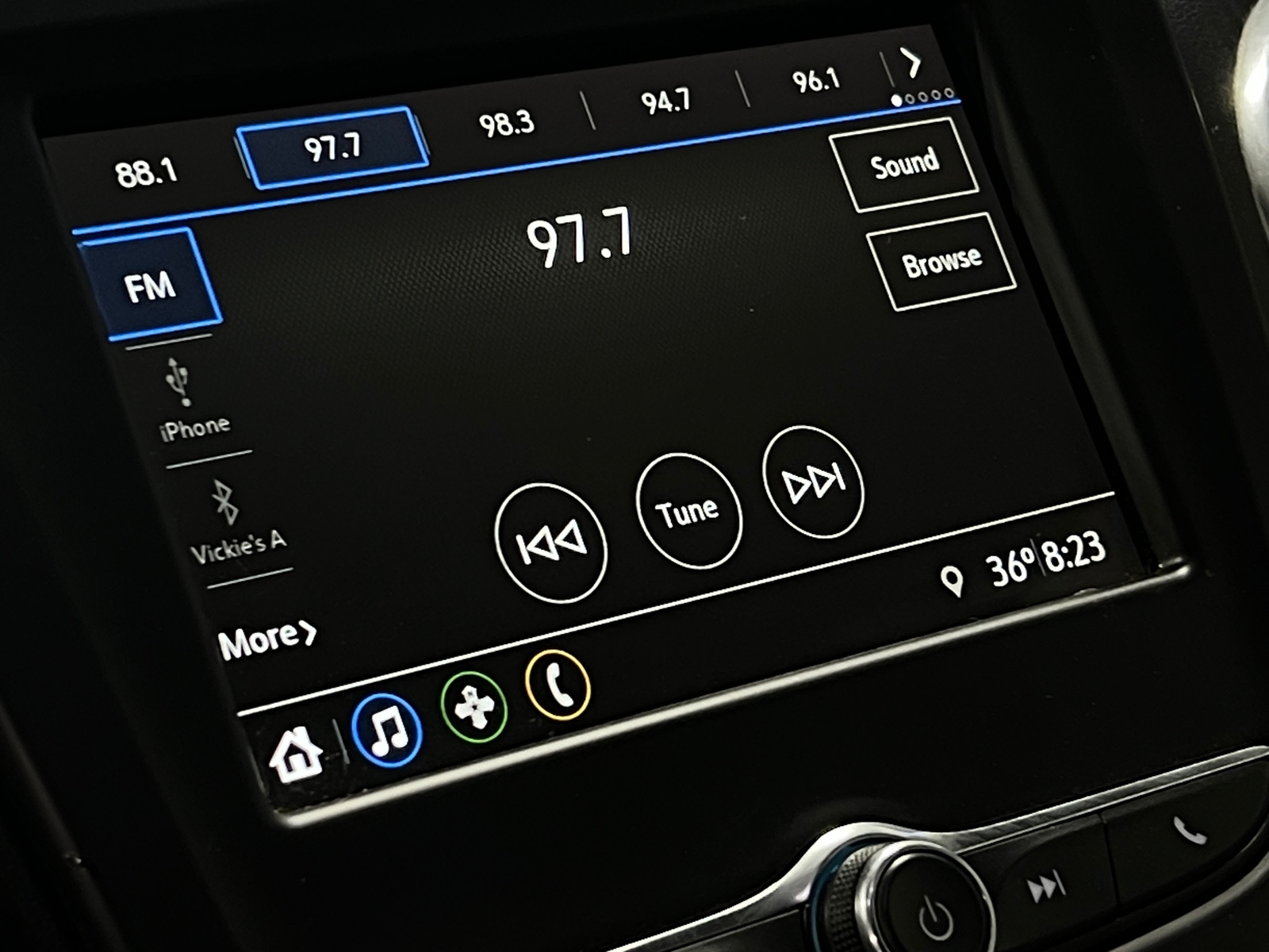 Thumbnail: 2019 Chevrolet Equinox - 4