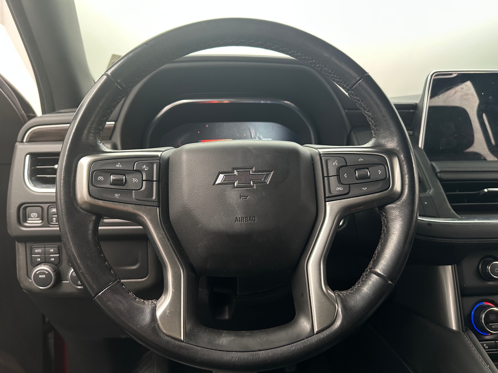 Thumbnail: 2022 Chevrolet Suburban - 4