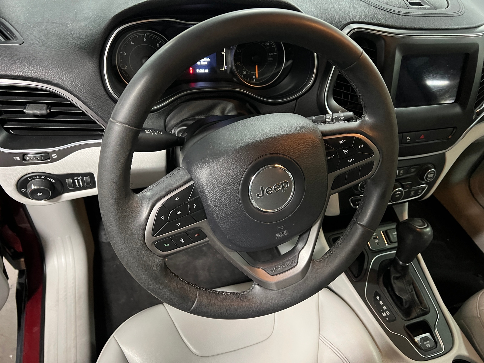 Thumbnail: 2020 Jeep Cherokee - 5