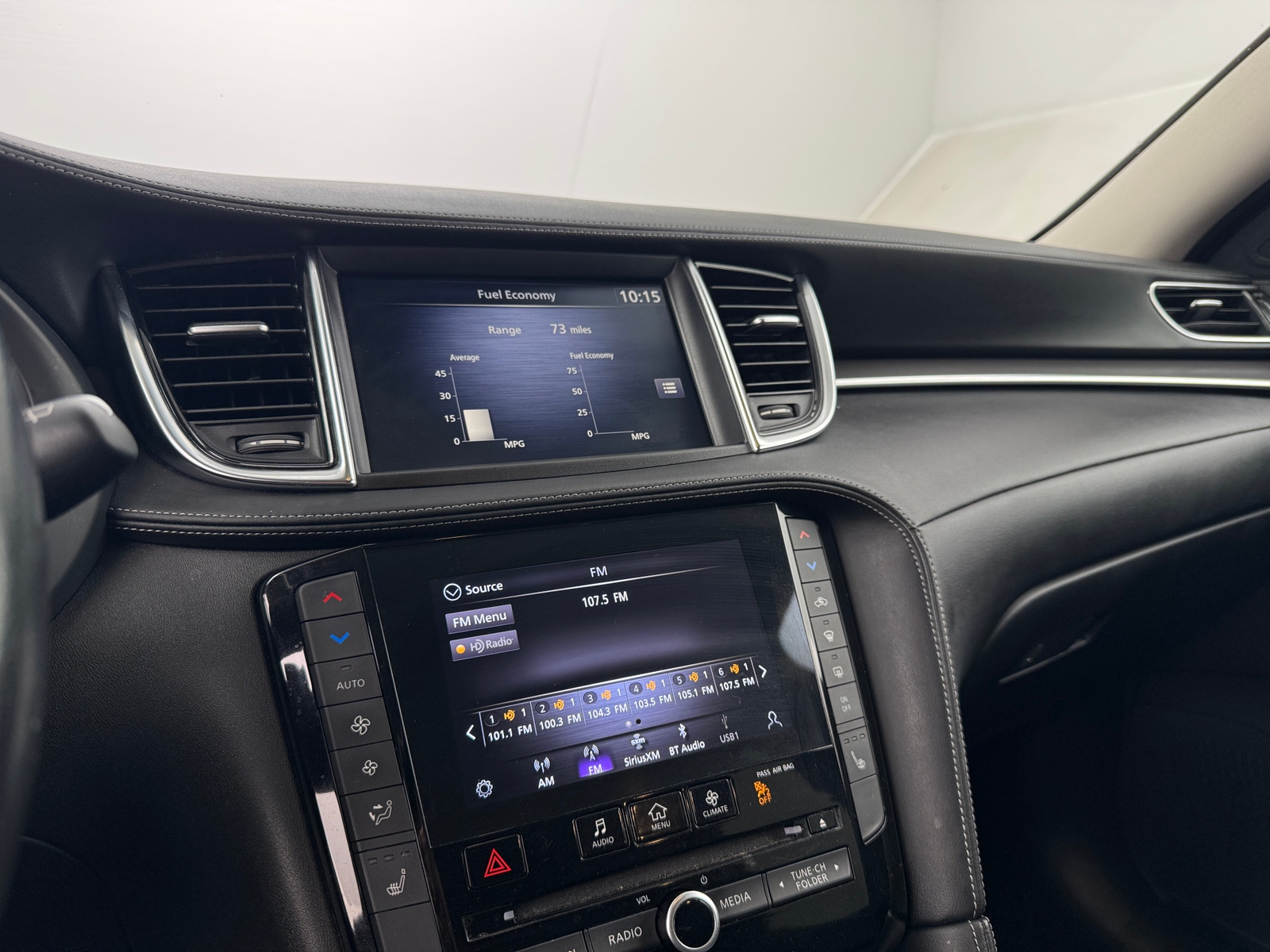 Thumbnail: 2023 INFINITI QX50 - 3