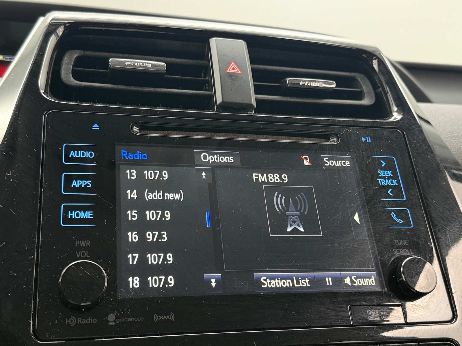 Thumbnail: 2016 Toyota Prius - 4