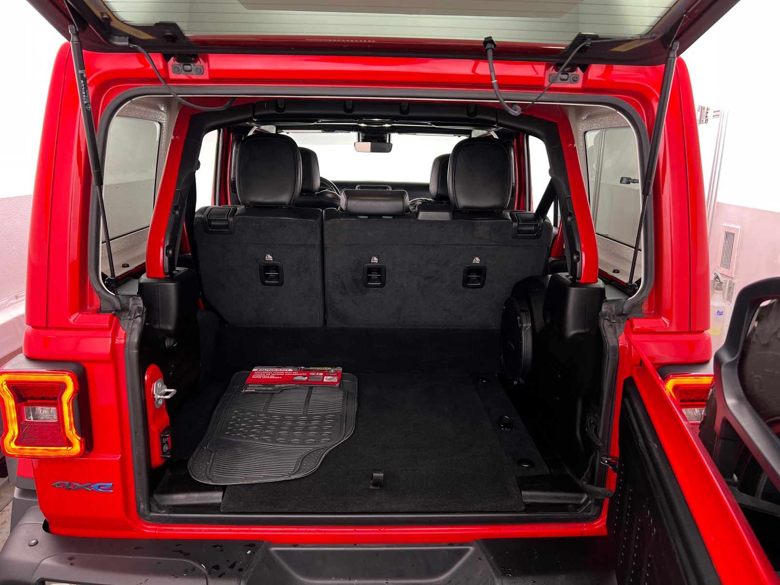 Thumbnail: 2021 Jeep Wrangler - 6