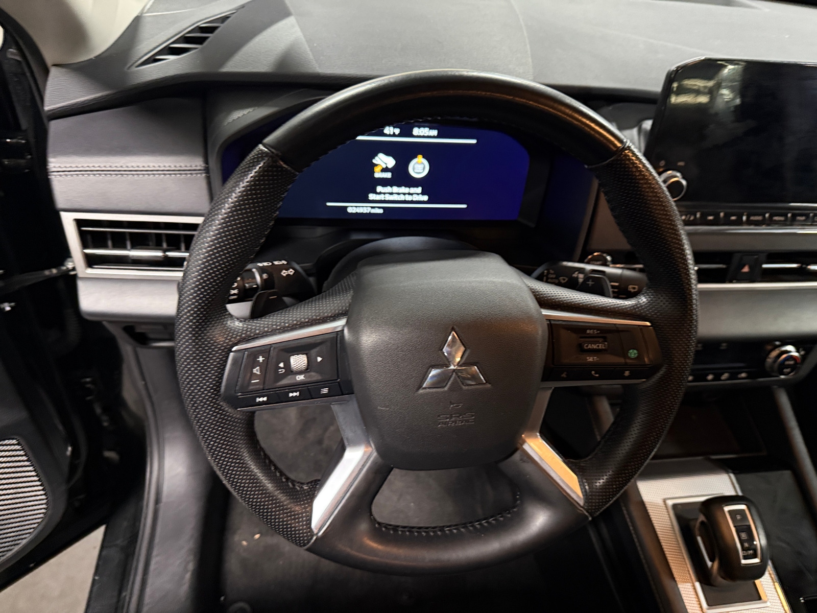 Thumbnail: 2024 Mitsubishi Outlander - 4