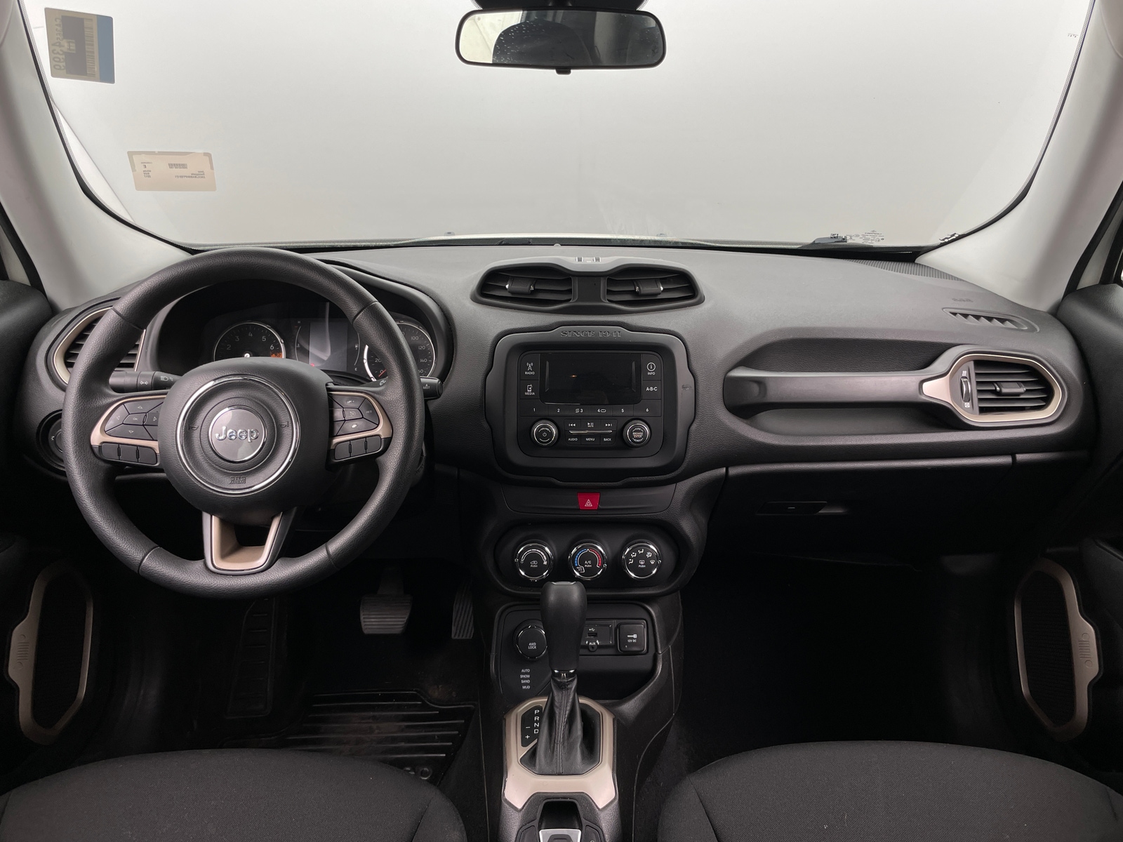 Thumbnail: 2017 Jeep Renegade - 3