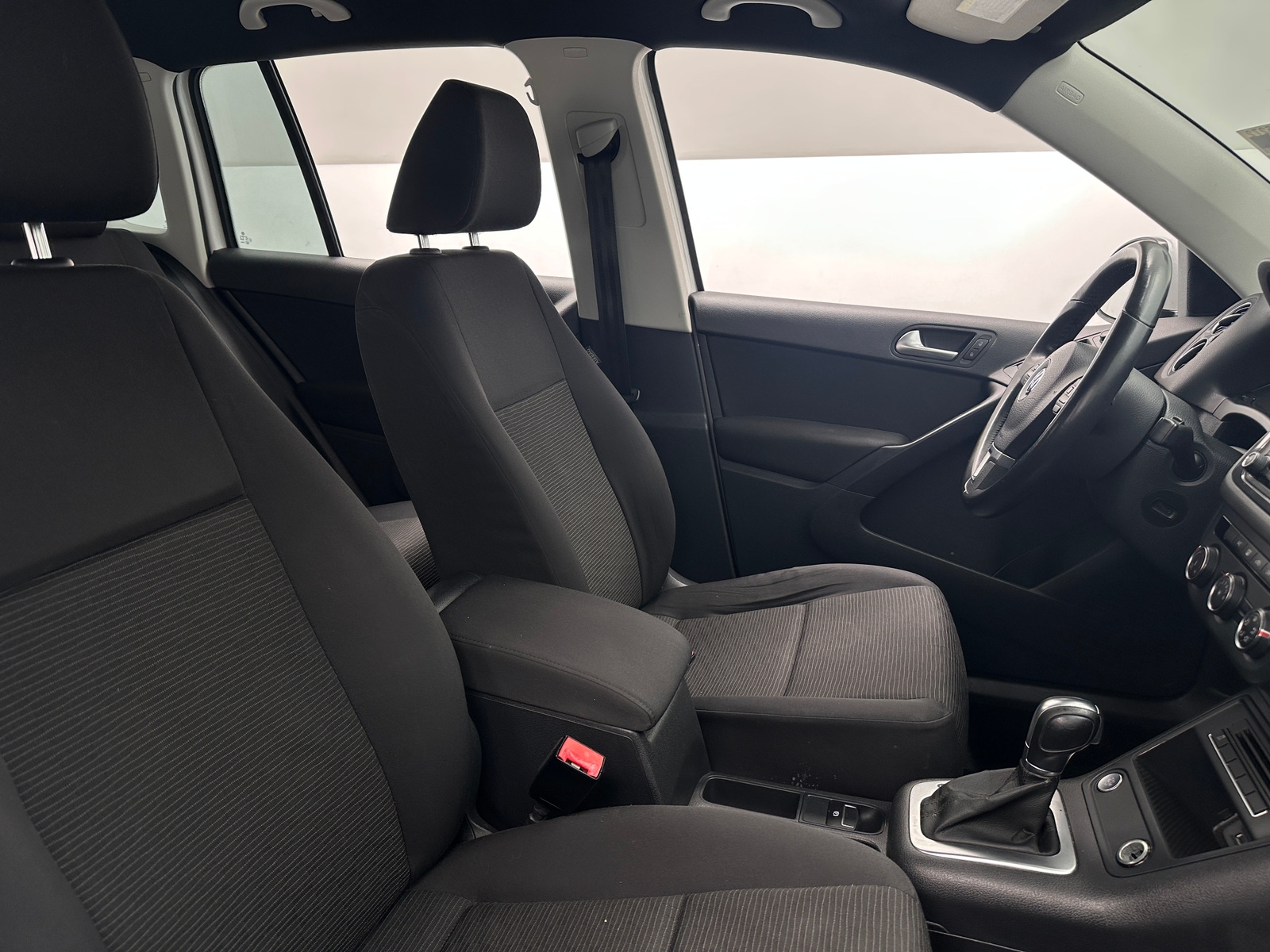 Thumbnail: 2018 Volkswagen Tiguan - 2