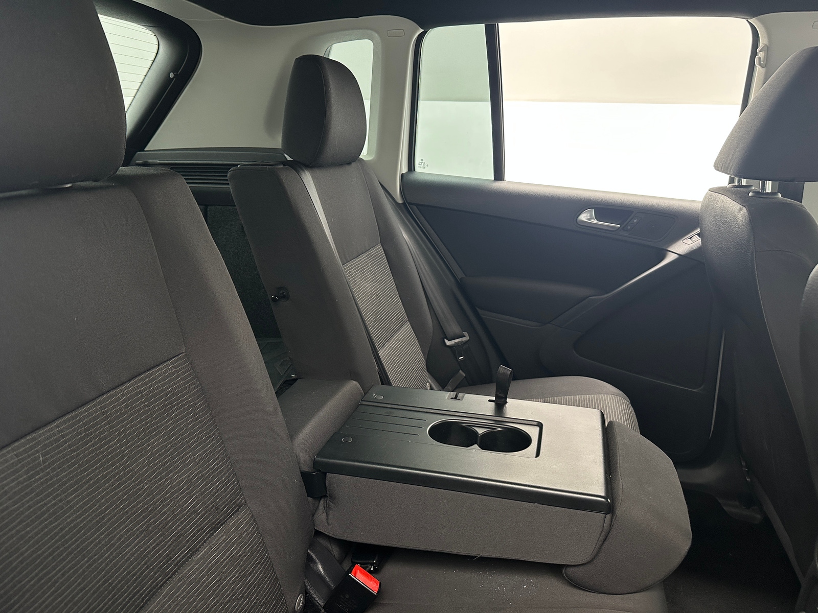 Thumbnail: 2018 Volkswagen Tiguan - 6