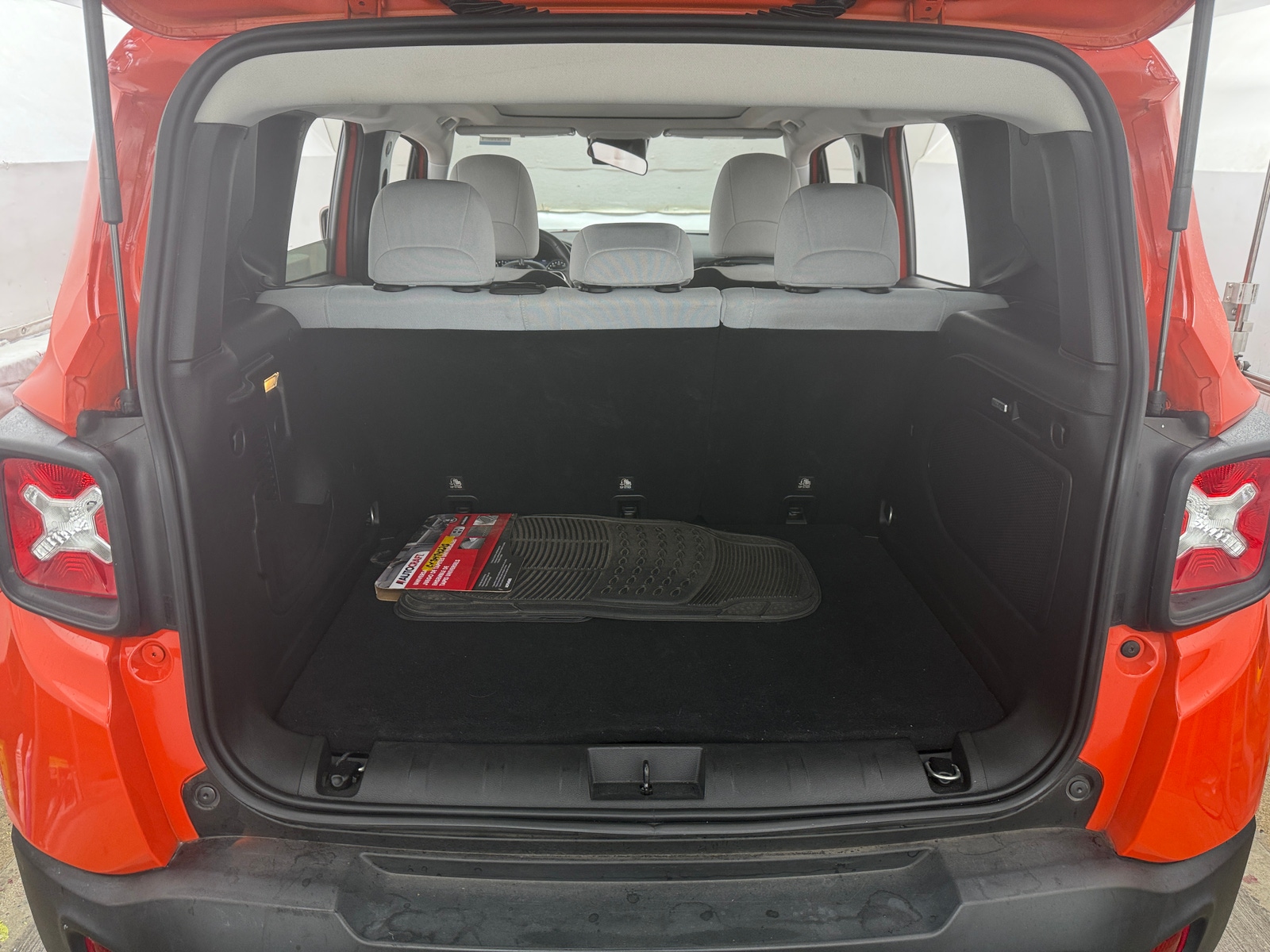 Thumbnail: 2021 Jeep Renegade - 7